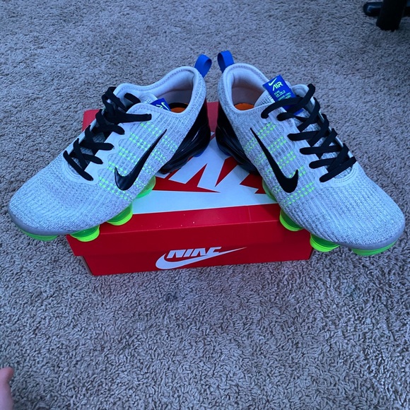 VaporMax FlyKnit 3 - Picture 2 of 3